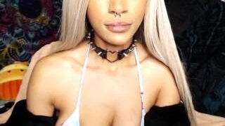 thegoldenhunty nude on cam in her Live Sex Chat Room
