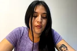Karolinabrr22 nude strip on webcam for live porn chat