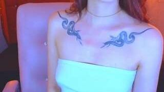LiaHarrys nude on cam in her Live Sex Chat Room