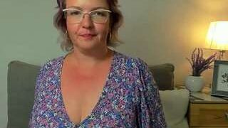 NicoleExperienced nude on cam in her Live Sex Chat Room