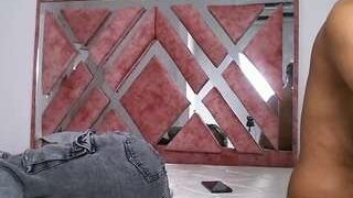 Olenaa nude on cam in her Live Sex Chat Room