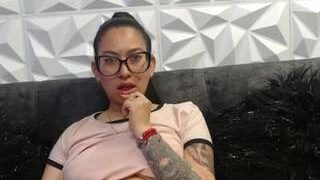Sara-kiss nude on cam in her Live Sex Chat Room