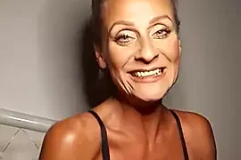 zizigabour nude strip on webcam for live porn chat