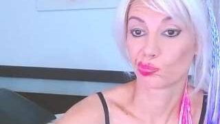 HoneyLara nude on cam in her Live Sex Chat Room