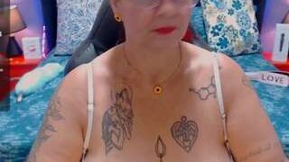 Laura-riley nude on cam in her Live Sex Chat Room