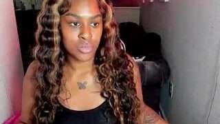 Sweet-tooth nude on cam in her Live Sex Chat Room
