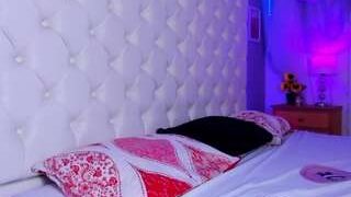 Trizyroy nude on cam in her Live Sex Chat Room