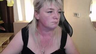 AmandaSkript nude on cam in her Live Sex Chat Room