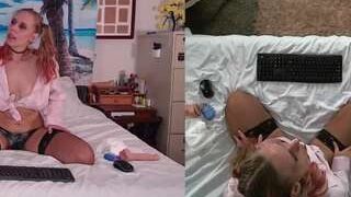 Fox in socks nude on cam in her Live Sex Chat Room