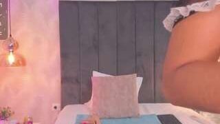 Mia-hazel22 nude on cam in her Live Sex Chat Room