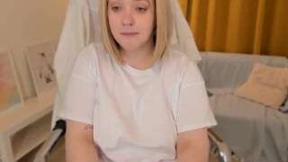 Sophia Edwards nude on cam in her Live Sex Chat Room