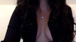 elisebeauty nude on cam in her Live Sex Chat Room