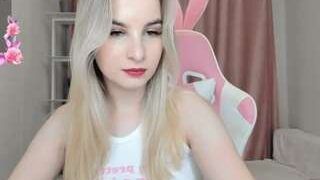 MiraSpaceGirl nude on cam in her Live Sex Chat Room