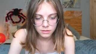 Vesper nude on cam in her Live Sex Chat Room