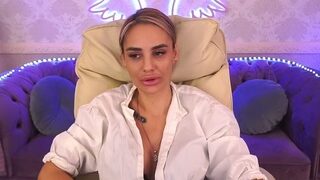 YourMillsy nude on cam in her Live Sex Chat Room