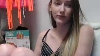 moonpixie2002 nude on cam in her Live Sex Chat Room