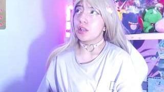 Natsumi nude on cam in her Live Sex Chat Room