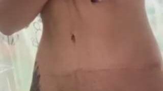 Serena and Hawaii nude on cam in her Live Sex Chat Room