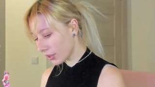 Chaprya nude on cam in her Live Sex Chat Room