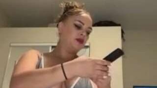 MistressMia1 nude on cam in her Live Sex Chat Room