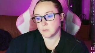kisicaxx nude on cam in her Live Sex Chat Room