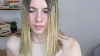 Michelle-Greenn nude on cam in her Live Sex Chat Room