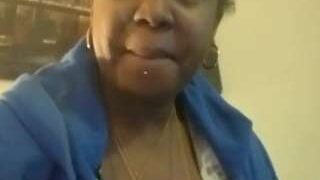 Sweetnesssqueen nude on cam in her Live Sex Chat Room