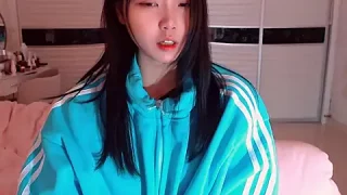 Dou-Yayaya nude strip on webcam for live porn chat