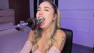 EmiilyHendriixx nude strip on webcam for live porn chat
