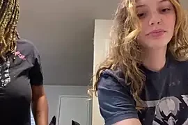 hunnybee_alleh nude strip on webcam for live porn chat