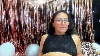 isabella-beauty-01 nude on cam in her Live Sex Chat Room