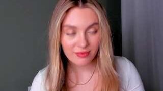 LynGracey nude on cam in her Live Sex Chat Room