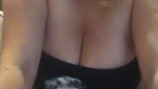 taravan nude on cam in her Live Sex Chat Room