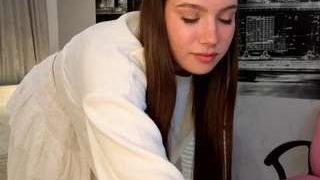 LynnLees nude on cam in her Live Sex Chat Room
