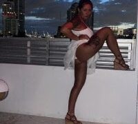 bossyroxy84 nude strip on webcam for live porn chat