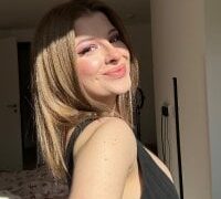 Mia-Minou nude strip on webcam for live porn chat