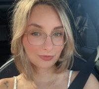 The_Snowwhitee nude strip on webcam for live porn chat