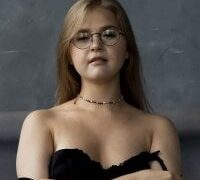 LynBardon nude strip on webcam for live porn chat