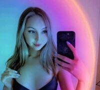 sweeetyhunter nude strip on webcam for live porn chat
