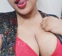 Tanisha-Sultana nude strip on webcam for live porn chat