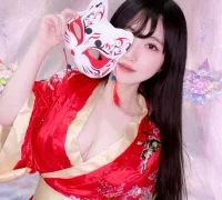 meromerona nude strip on webcam for live porn chat