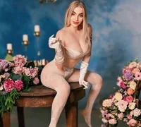 HugeBoobsAlice nude strip on webcam for live porn chat