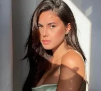 olivializ nude strip on webcam for live porn chat