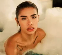 mia-reeves nude strip on webcam for live porn chat